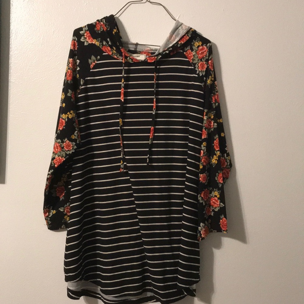 Long sleeve shirt.